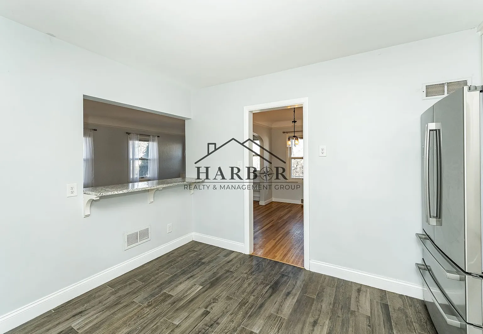 116 16th Ave NW — Photo 2