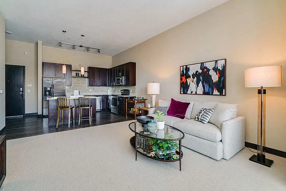 One Southdale Place — Photo 4