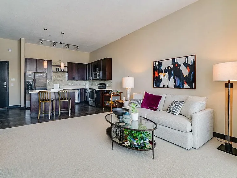 One Southdale Place — Photo 4