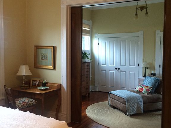 3rd image of 148 E Broadway St