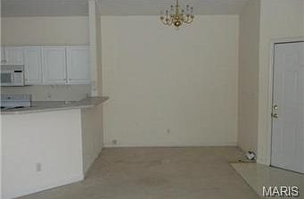 4th image of 1275 Gardens Circle Dr