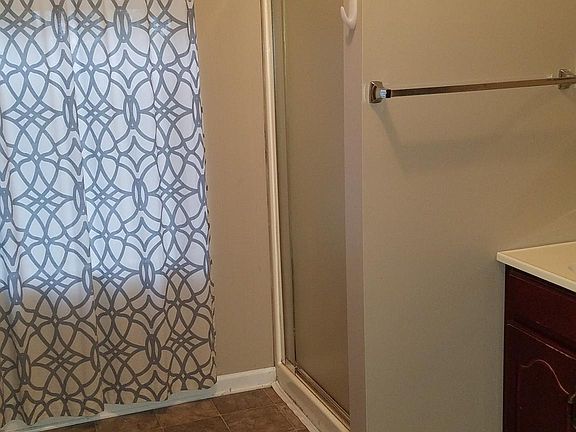 2nd image of 1450 Garrison Ln APT 3