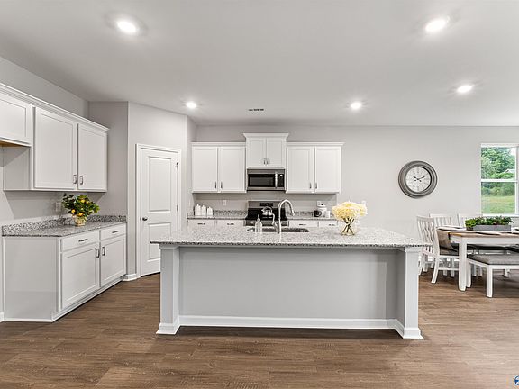 3rd image of 148 Aurora Cir