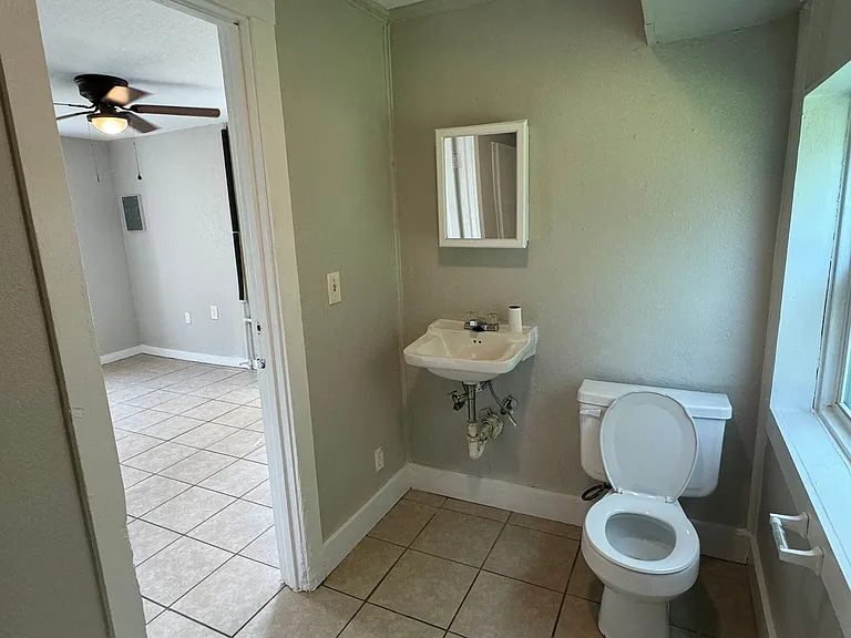 408 W Grove Ave #B — Photo 26