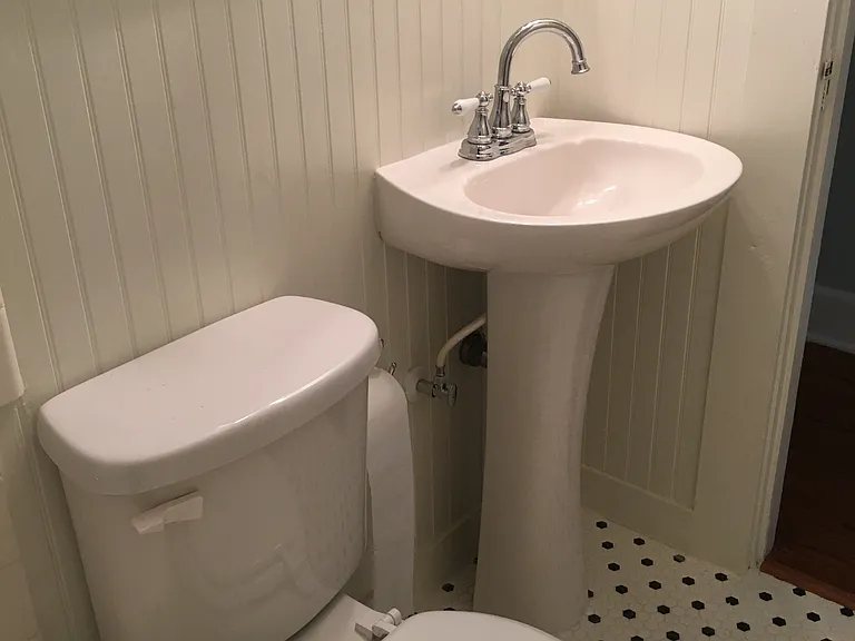 Newly remodeled 2 bedroom 1 bath upstairs apartment with private entrance in Dade City FL 2BR apartment Dade City 2 bedroom rental at 14144 10th Street Dade City with shared washer dryer upstairs apartment in Dade City Florida Cozy 2 bed 1 bath apartment