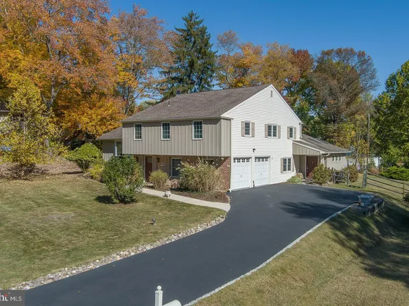1086 Longview Rd, King Of Prussia, PA 19406