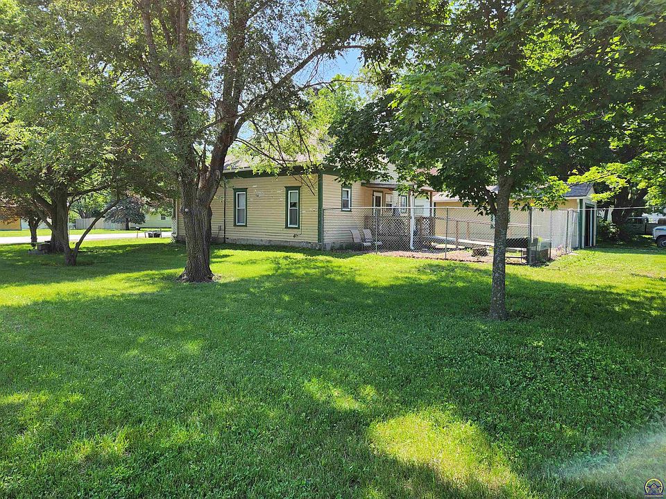 437 Whiting St, Whiting, KS 66552 MLS 229384 Zillow