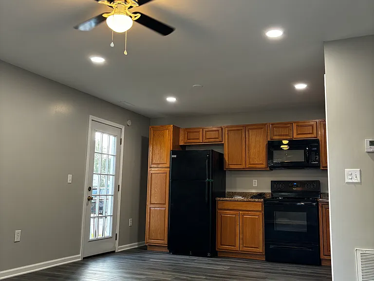 609 E McPherson St #B — Photo 9