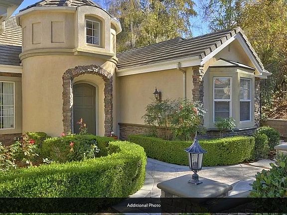4th image of 2000 Fawnridge Ave