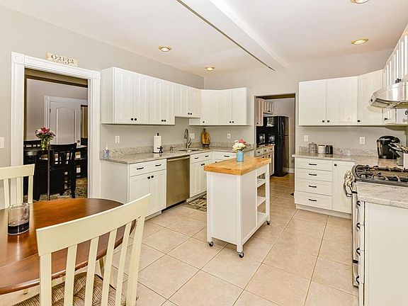 4th image of 20-22 Cedar St Unit 3