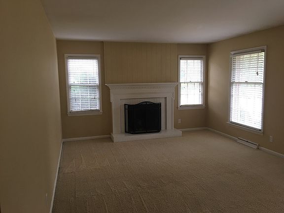 5th image of 3515 Rosewood Ave SE