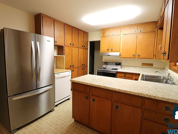 3rd image of 2220 S 61st St