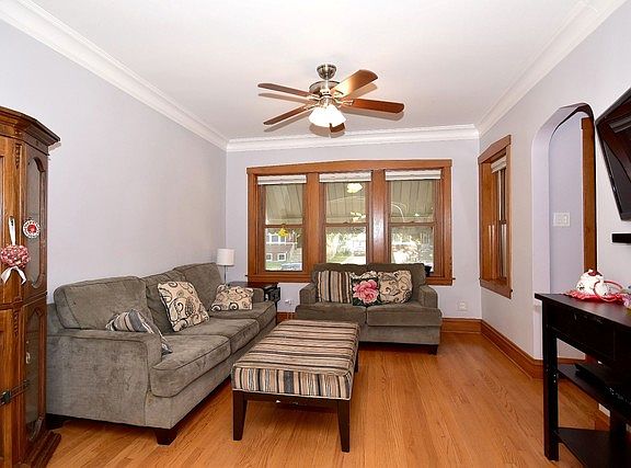 4th image of 2227 Kenilworth Ave