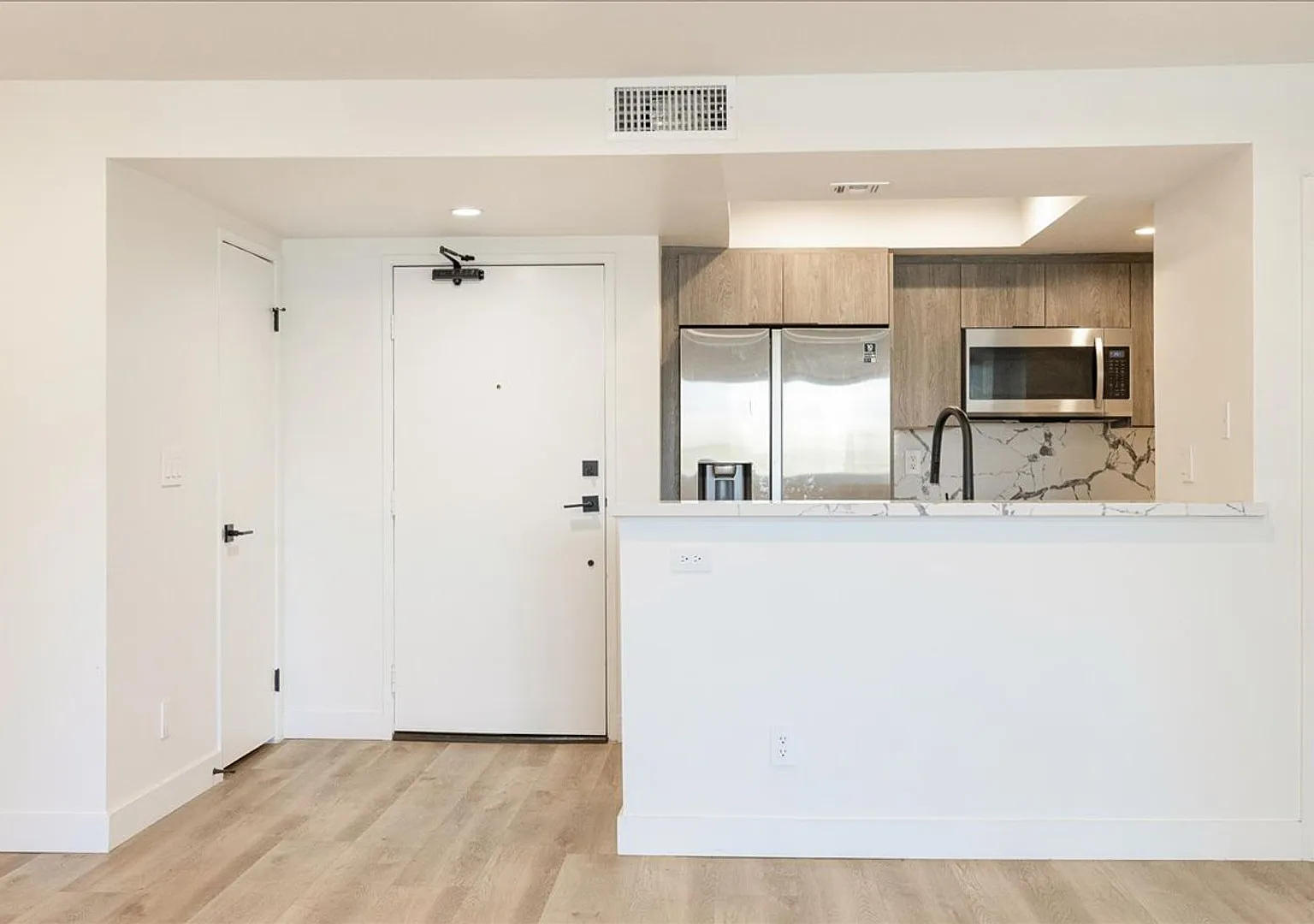 Welcome To Your New West LA Apartment! — Photo 3