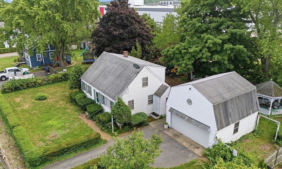 1st image of 3 Lynn Ave