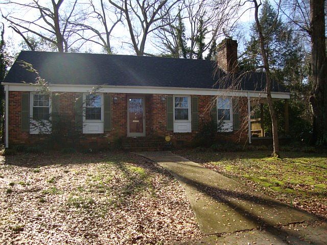 1st image of 428 Parkdale Dr