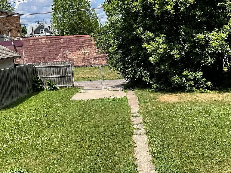 949 Margaret St — Photo 22