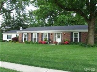 188 River Valley Dr, Chesterfield, MO 63017