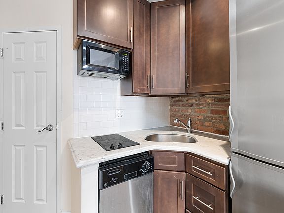 4th image of 316 W 14th St APT 21