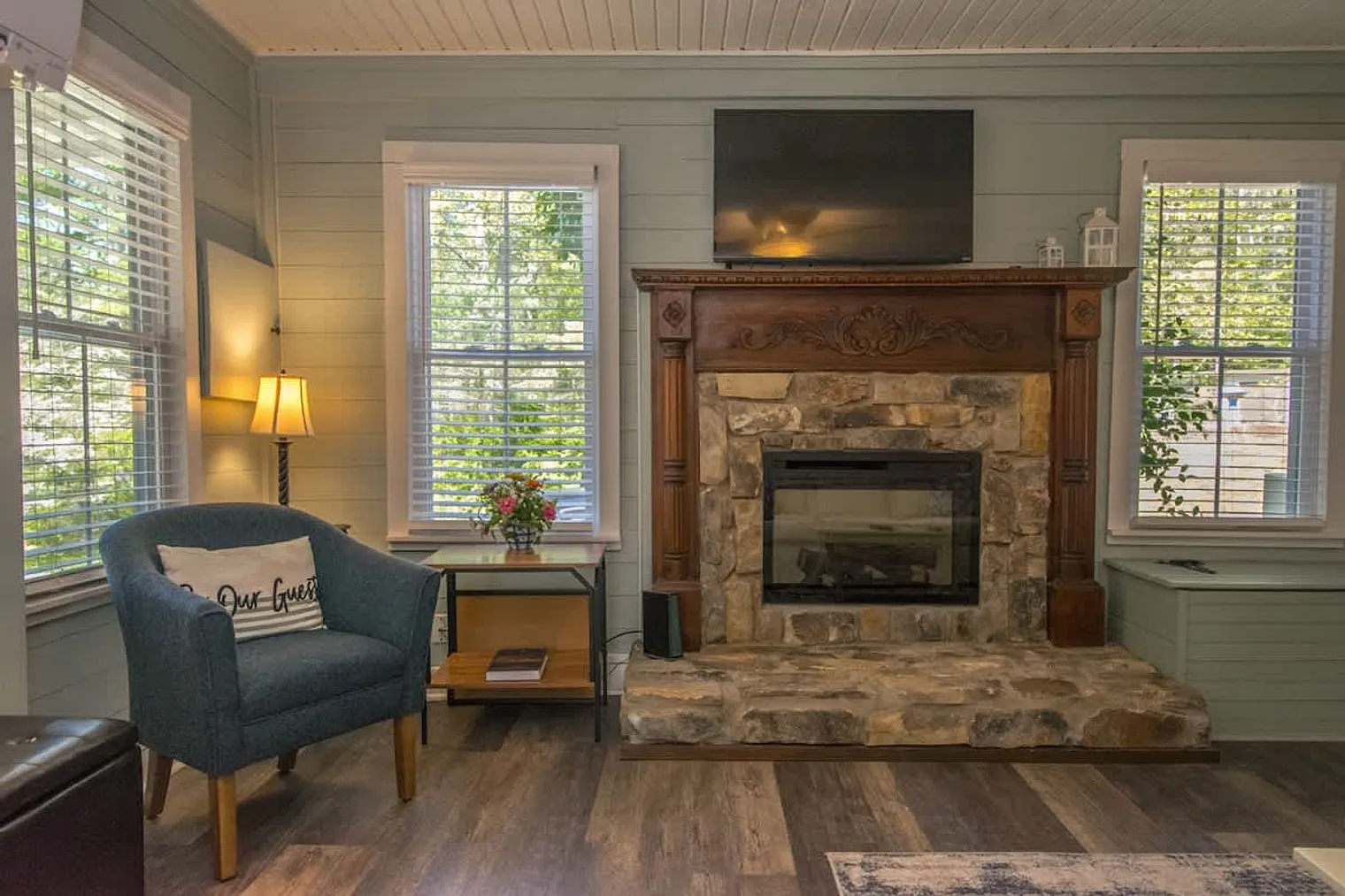 3 bed, 2.0 bath, $3,784 — Photo 4