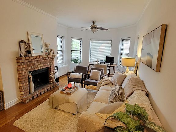 3rd image of 685 W Wrightwood Ave APT 1W