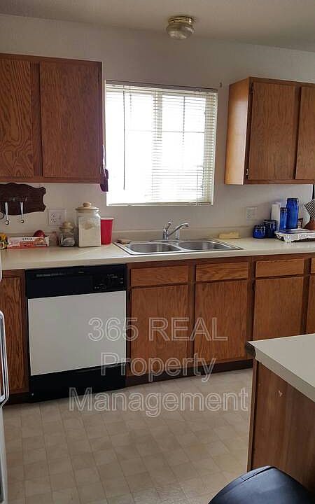 1st image of 3621 Centennial Cir APT 3
