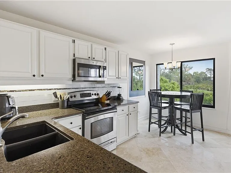27119 Oakwood Lake Dr — Photo 5