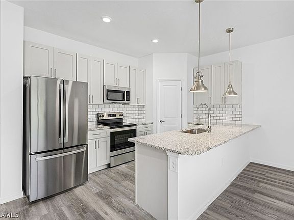 5th image of 1140-1142 Gordon Ave S