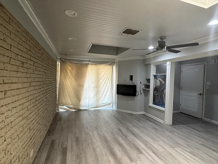 2018 Douglas Dr — Photo 7