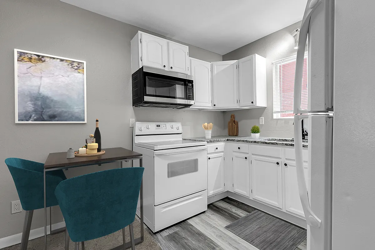 Building Photo - 506 E Pikes Peak Ave #6