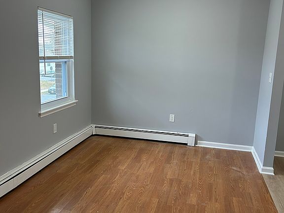 Adjacent area near kitchen suitable for kitchen table