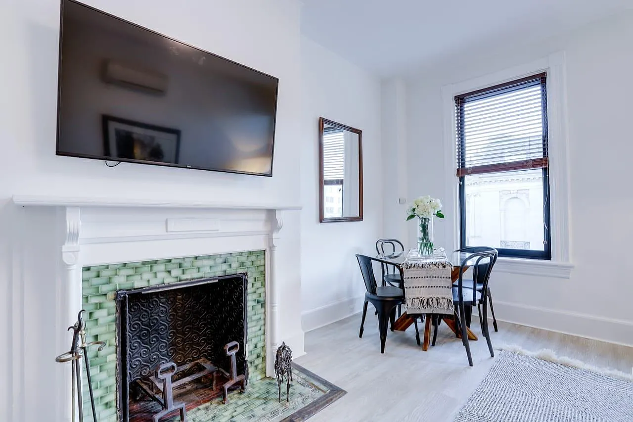 2 bed, 1.5 bath, 1000 sqft, $5,000 — Photo 4