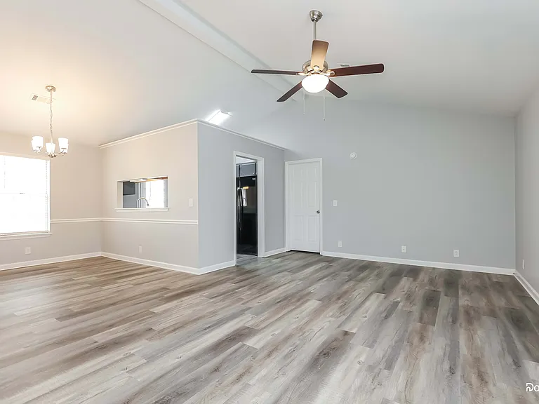832 Trailside Cir — Photo 5