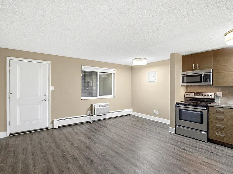 Pearl Apartments — Photo 43