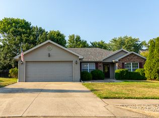 1511 Thoroughbred Cir, Columbia, MO 65202