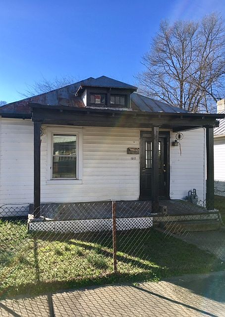 1st image of 1517 Front St