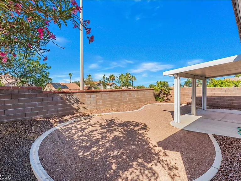 9724 Panorama Cliff Dr — Photo 35