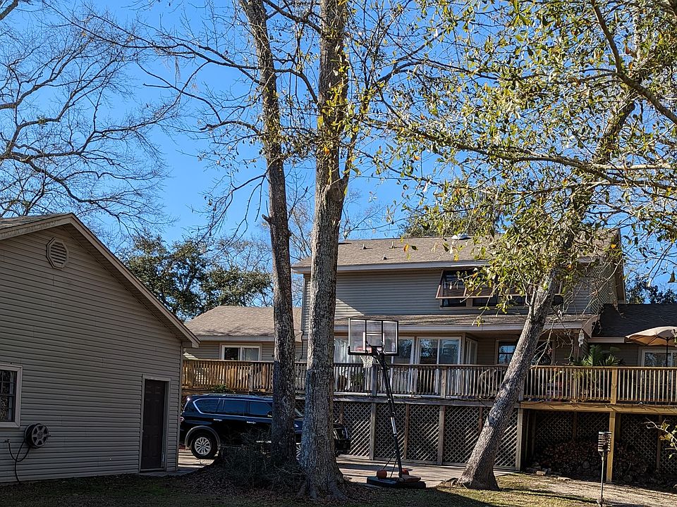1st image of 170 1/2 E Pearl Dr
