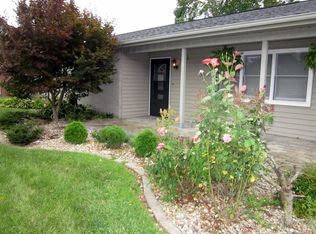 125 Iris Ln, Carmi, IL 62821
