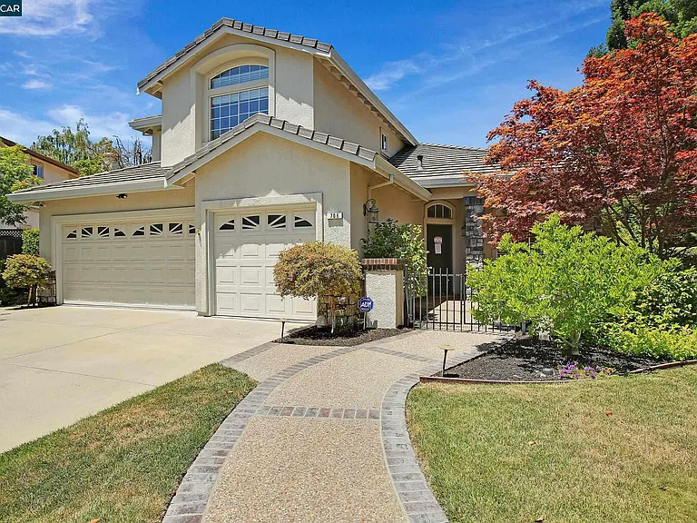 706 Endsliegh Ct — Photo 2