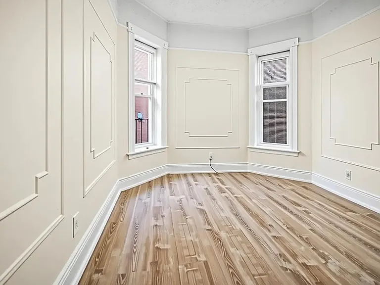 2591 Bedford Ave #3 — Photo 8