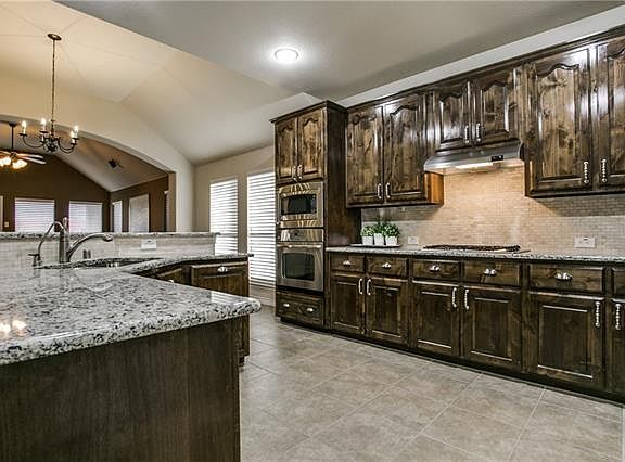 2nd image of 1013 Kerrville Way