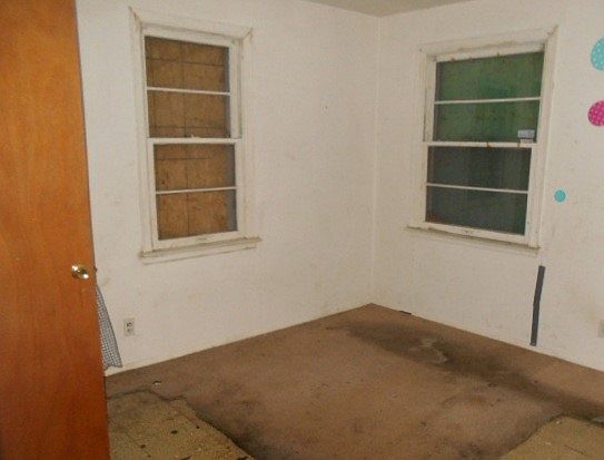 5th image of 2701 Lyndhurst Ave