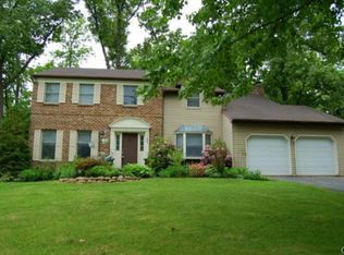 1438 Deerfield Dr, Allentown, PA 18104