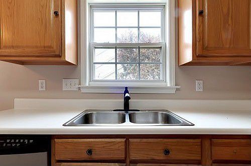 3rd image of 301 N Autumn Crest Pl