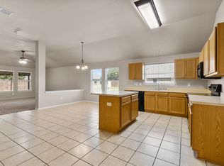 141 Valley Ranch Dr, Waxahachie, TX 75165