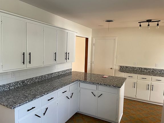 5th image of 2224 N Zimmers St