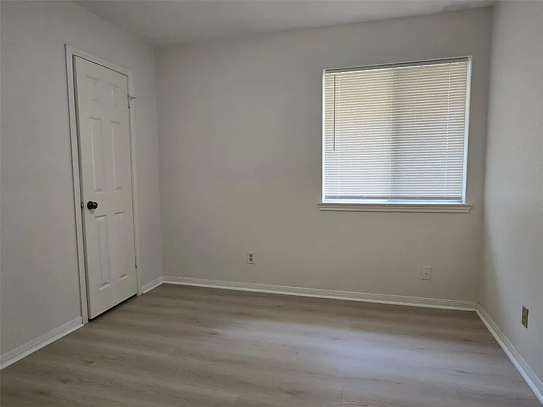 3434 Streamside Ln — Photo 22