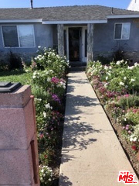 2nd image of 17961 Vanowen St