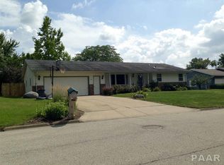 504 W Gloria Dr, Eureka, IL 61530